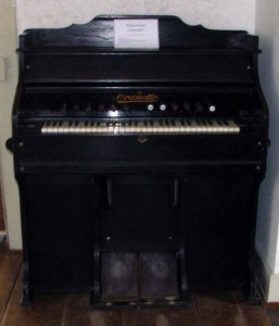 Harmonium-Oranetto-von-1929-257x300 in 