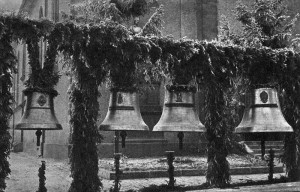 Glockenweihe-29-Nov-1948-Gr-800-300x192 in Alte Fotos vom kirchlichen Leben